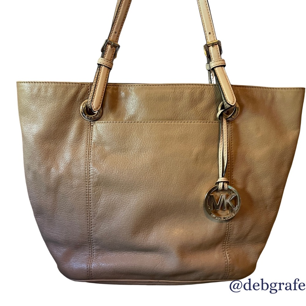 MICHAEL Micheal KORS Patent Leather Bucket Bag bucket bag natural colored (Tan)